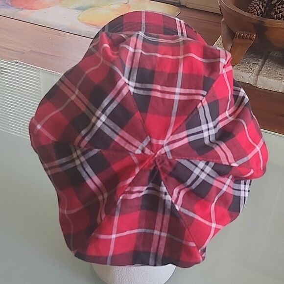 Disney Cap With Nightmare Before Christmas Pin - Picture 4 of 8